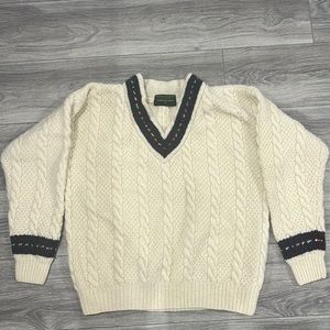 Embassy row hand knitted 100% wool sweater size large vtg